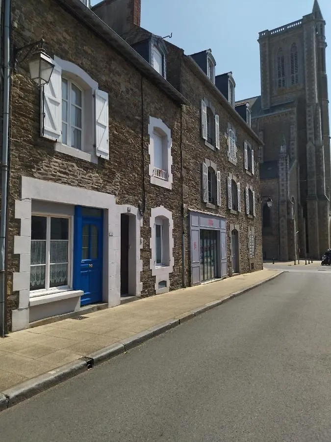 La Porte Bleue Cancale Apartment
